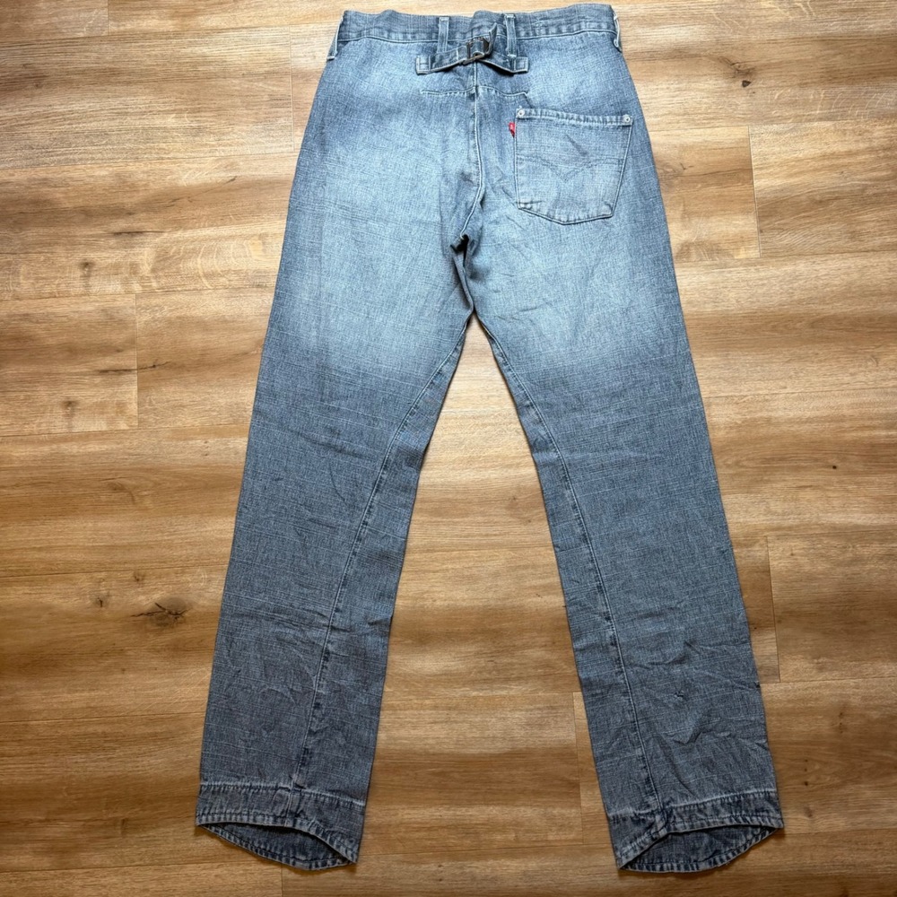 Vintage Levis 1999 Engineered Jeans Men 30x34 Blue Twisted Cinch Back One Pocket